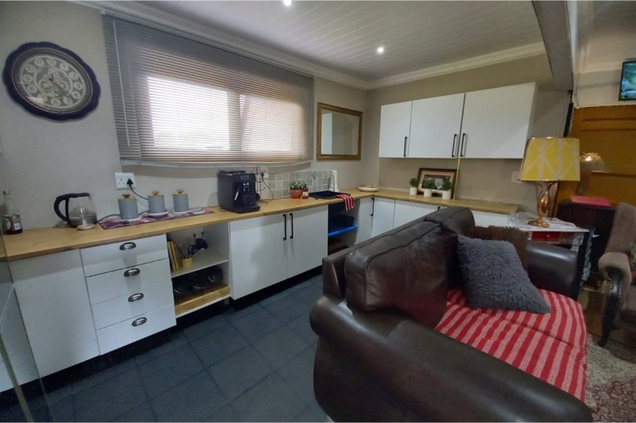 3 Bedroom Property for Sale in Albertinia Western Cape